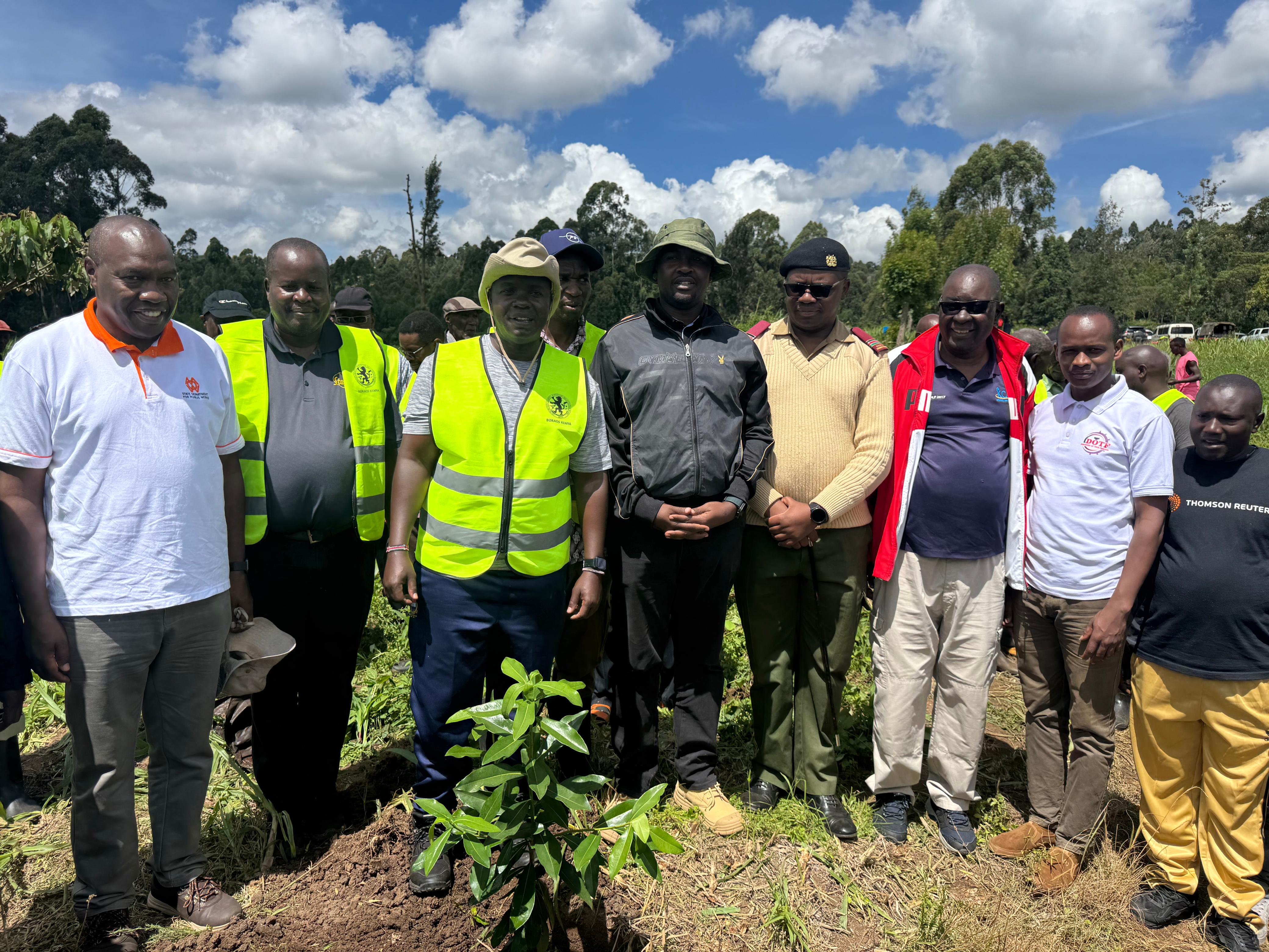Public Works Secretary Administration, Mr Fred Ouma , QS. Omondi board member of BORAQs, Chief Architect Mr Waititu